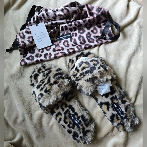 Generation Love Leopard Slippers MEDIUM Slides Open Toe Faux Fur Comfort $85 NEW - Picture 3 of 8